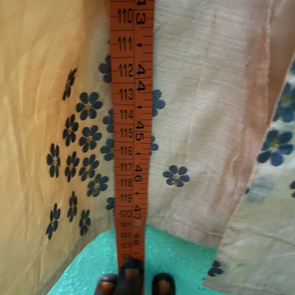 Light peach coloured slit kurta with beautiful pearl work in neck - Picture 7 of 13